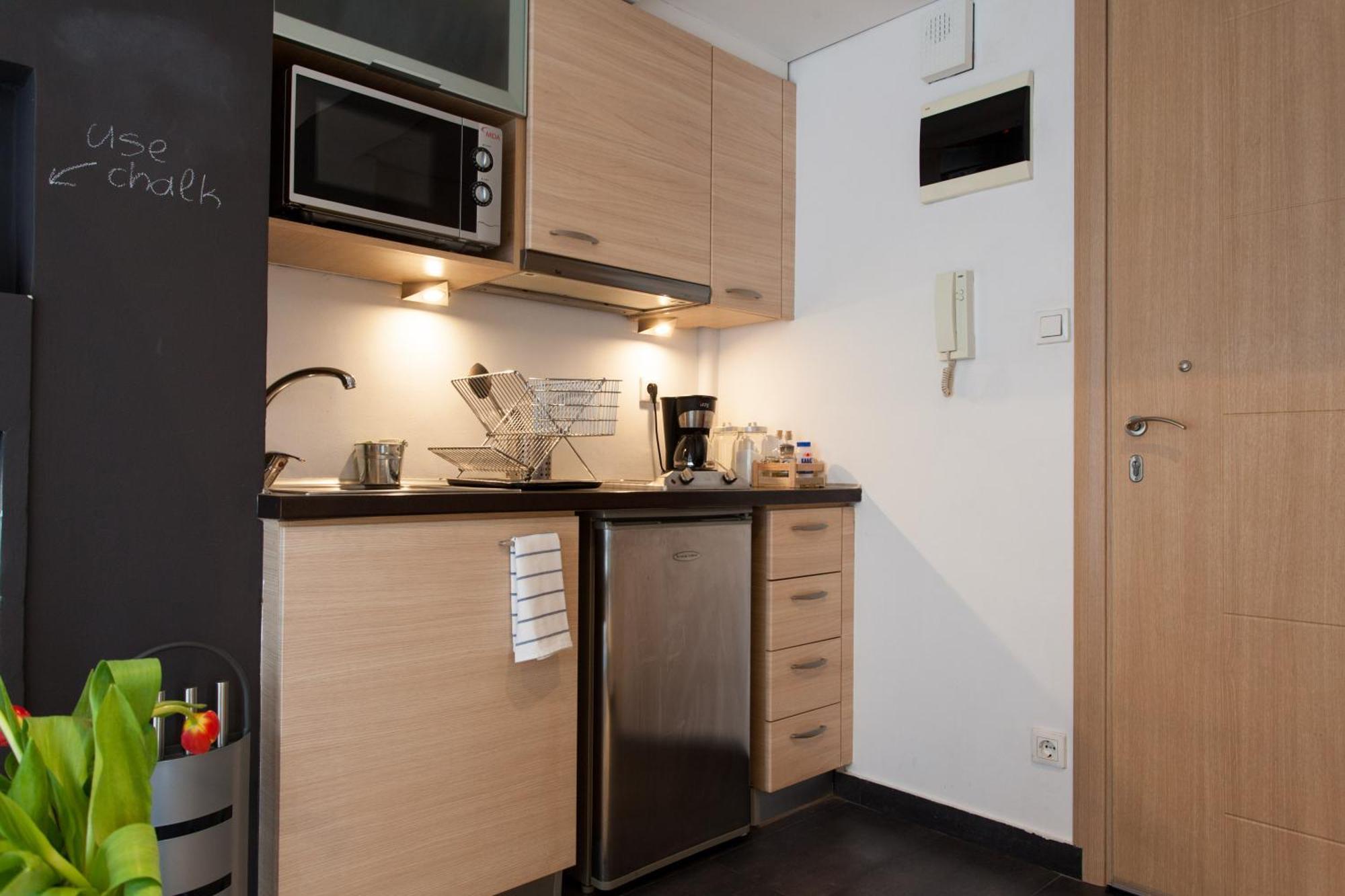 Homz Studios Neapolis Афины Экстерьер фото